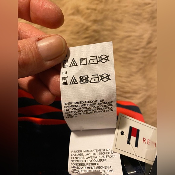 BNWT Tommy Hilfiger swimsuit size medium - Picture 6 of 6